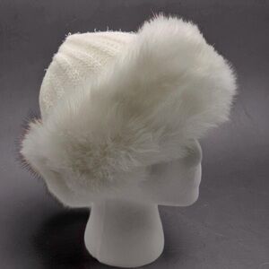 White Knit Winter Hat with Faux Fur Trim – One Size Fits Most